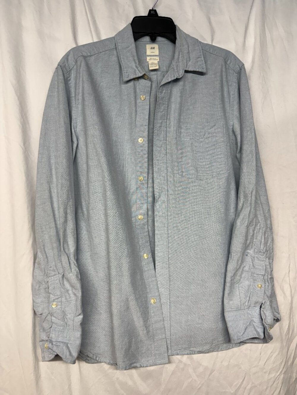 H&M Men's Light Blue Button-Front Long Sleeve Shirt